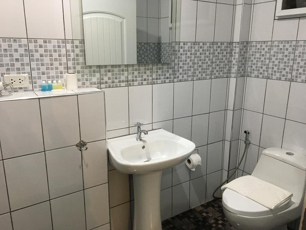 Baan Penny Hotel Phranakhonszi Ajutthaja Kültér fotó