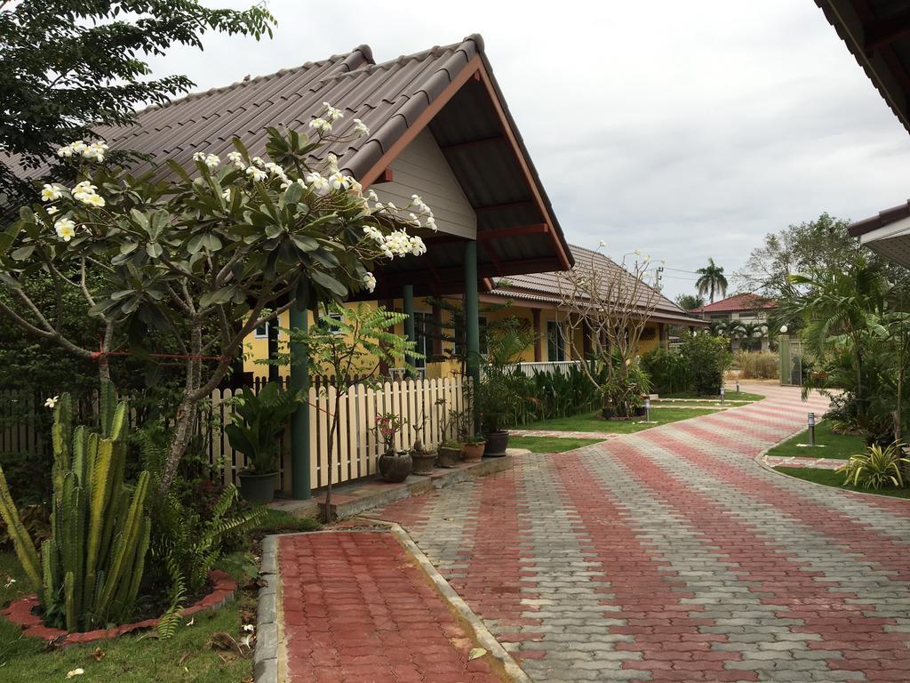 Baan Penny Hotel Phranakhonszi Ajutthaja Kültér fotó