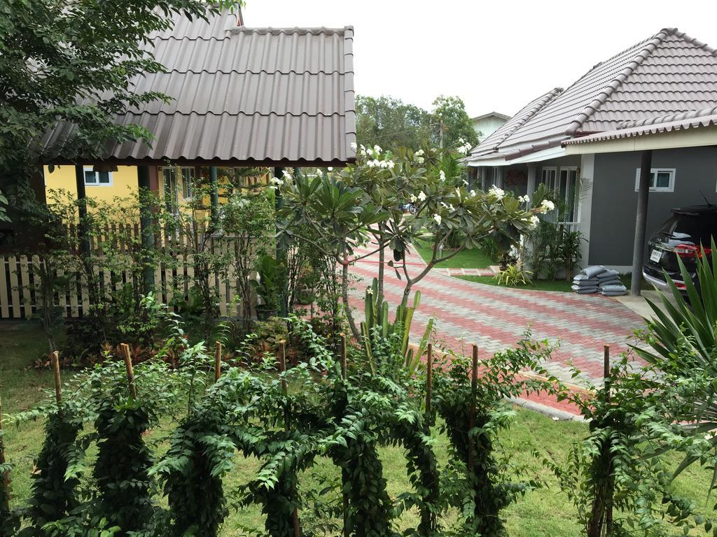 Baan Penny Hotel Phranakhonszi Ajutthaja Kültér fotó